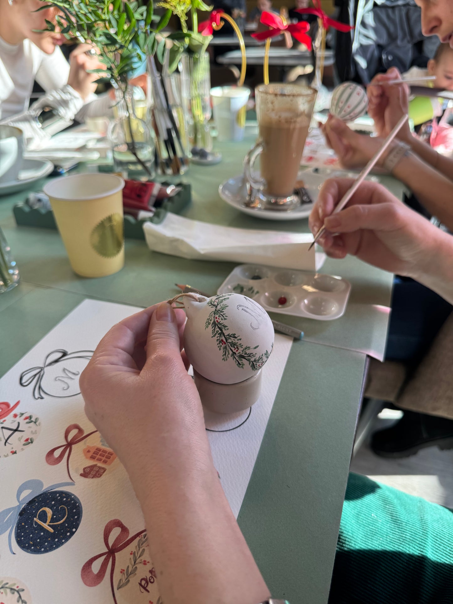 BAUBLE PAINTING - Workshop